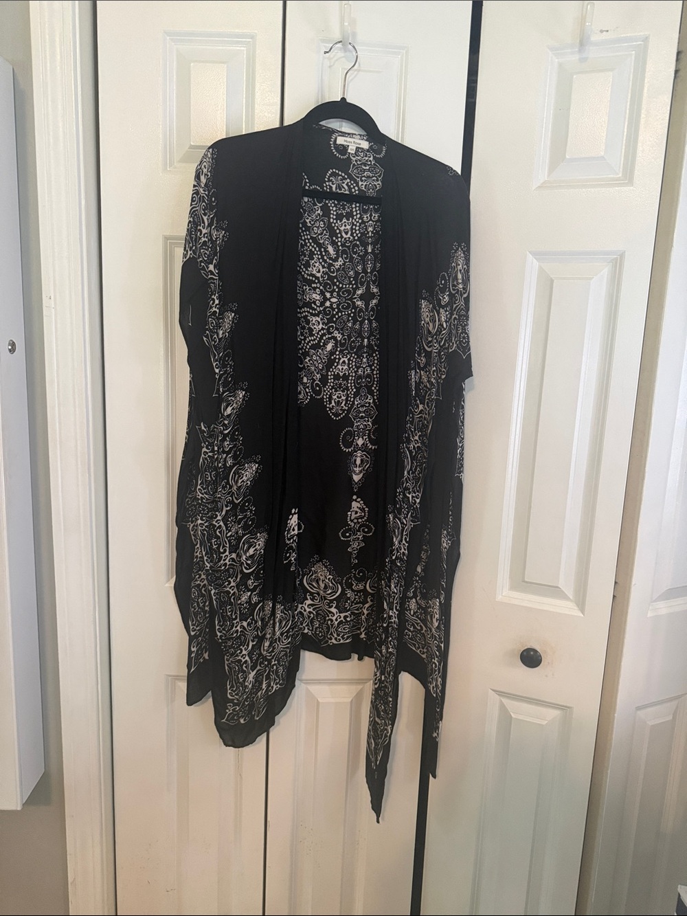Mossimo Supply Co. Black and White Paisley Draped Kimono